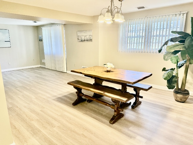 5 Louisburg Square in Nashua, NH - Building Photo - Building Photo