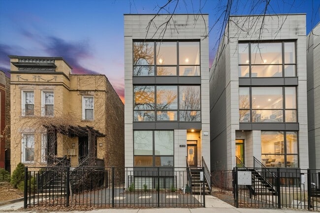 2528 N Linden Pl in Chicago, IL - Foto de edificio - Building Photo