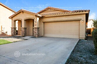 6805 S 70th Dr in Phoenix, AZ - Foto de edificio - Building Photo