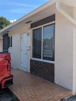 1908 NW 17th St in Miami, FL - Building Photo