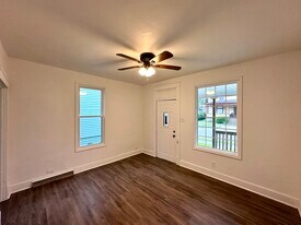 1102 Pollock Ave in New Castle, PA - Building Photo