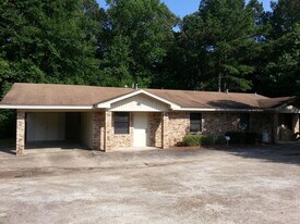 128 Debra Ln, Unit 128 in Ruston, LA - Building Photo