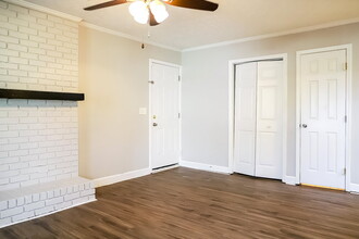 302 Wren Cir in Austell, GA - Building Photo - Building Photo