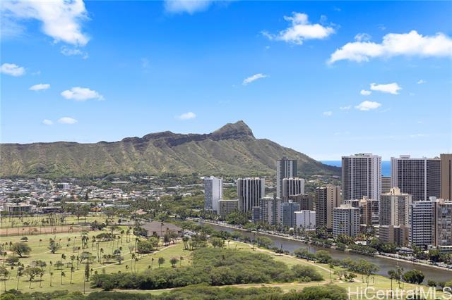 581 Kamoku St in Honolulu, HI - Building Photo - Building Photo