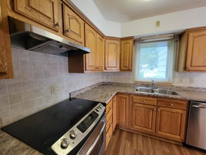 807 W 29th St in Cedar Falls, IA - Building Photo - Building Photo