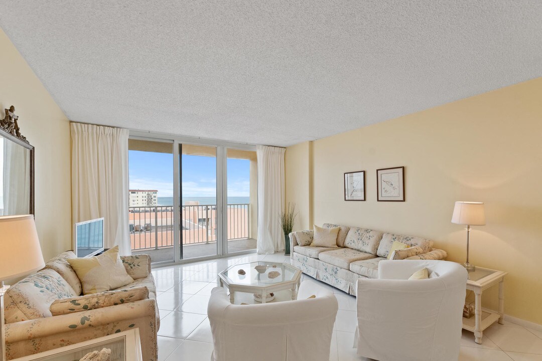 3540 S Ocean Blvd-Unit -805 in South Palm Beach, FL - Foto de edificio