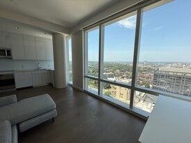 188 Brookline Ave, Unit 27G in Boston, MA - Building Photo