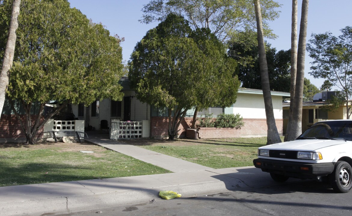 6720 E Monterey Way in Scottsdale, AZ - Foto de edificio