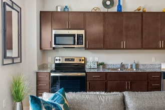 Main & Stone in Greenville, SC - Foto de edificio - Building Photo