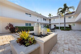 578 Broad Ave S in Naples, FL - Building Photo - Building Photo