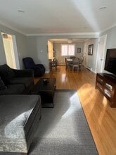 6867 N Overhill Ave, Unit 1C in Chicago, IL - Foto de edificio - Building Photo