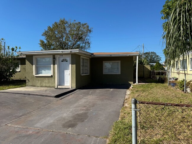 4718 Eldorado Dr in Tampa, FL - Building Photo - Building Photo