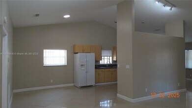 219 SE 8th St in Dania Beach, FL - Building Photo - Building Photo