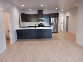 455 SW 27th St in Redmond, OR - Building Photo - Building Photo