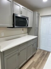 190 E Olmstead Dr in Titusville, FL - Building Photo - Building Photo