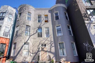 60-42 Grove St in Queens, NY - Building Photo - Building Photo