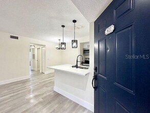 5140 Conroy Rd in Orlando, FL - Building Photo - Building Photo