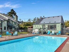 336 NE Skipanon Dr in Warrenton, OR - Building Photo - Building Photo