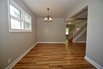20 E Eureka Dr in Lemont, IL - Building Photo - Building Photo