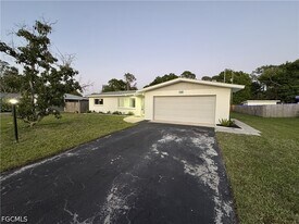 1201 Betmar Blvd in North Fort Myers, FL - Building Photo