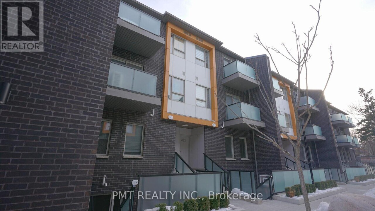 2789 Eglinton Ave E in Toronto, ON - Building Photo