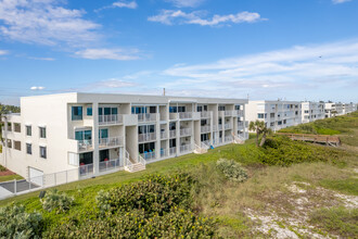 THE BREAKERS in Melbourne Beach, FL - Foto de edificio - Building Photo