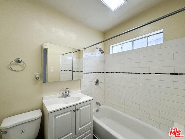 property at 4517 Franklin Ave