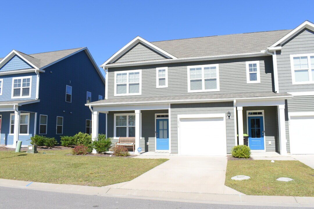 1070 Clapboard Ln in Leland, NC - Building Photo