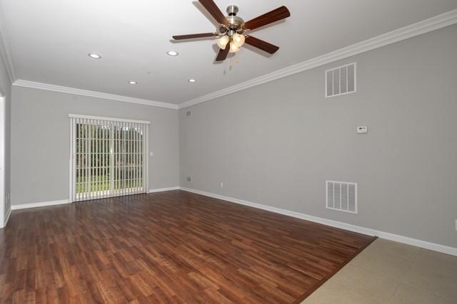 255 Wading River Hlw in Ridge, NY - Building Photo - Building Photo
