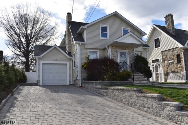 property at 52 Day St