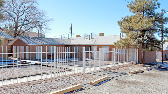 3208-3212 Comanche Rd NE in Albuquerque, NM - Building Photo - Building Photo