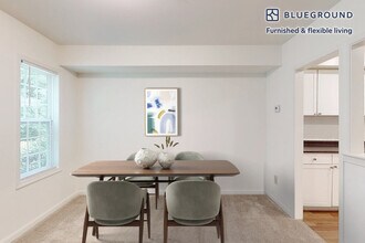10608 Kitty Pozer Dr in Fairfax, VA - Building Photo - Building Photo