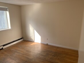 88 Gardner St, Unit 3B in Boston, MA - Building Photo - Building Photo