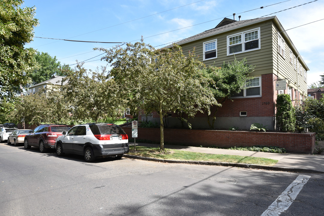 2480 NW Quimby St in Portland, OR - Building Photo