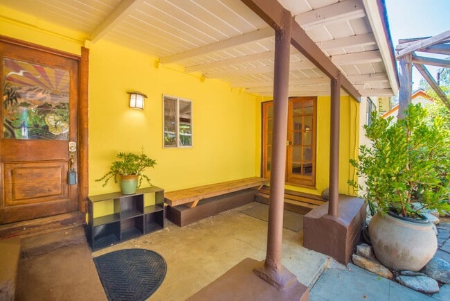 property at 2599 Huntington Dr
