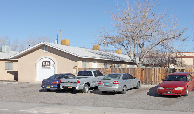 3220-3300 Wellesley Dr NE in Albuquerque, NM - Foto de edificio - Building Photo