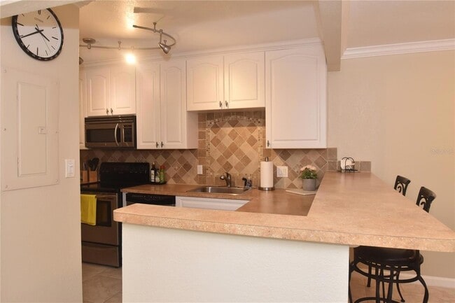 3700 S Osprey Ave, Unit 315 in Sarasota, FL - Building Photo - Building Photo