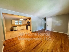 5431 Outlook St in Mission, KS - Building Photo - Building Photo