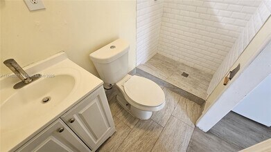 1836 Roosevelt St in Hollywood, FL - Building Photo - Building Photo