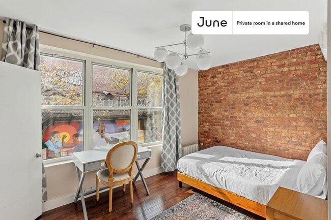 Private bedroom in 3 bed/1 bath Home in New York, NY - Building Photo - Building Photo