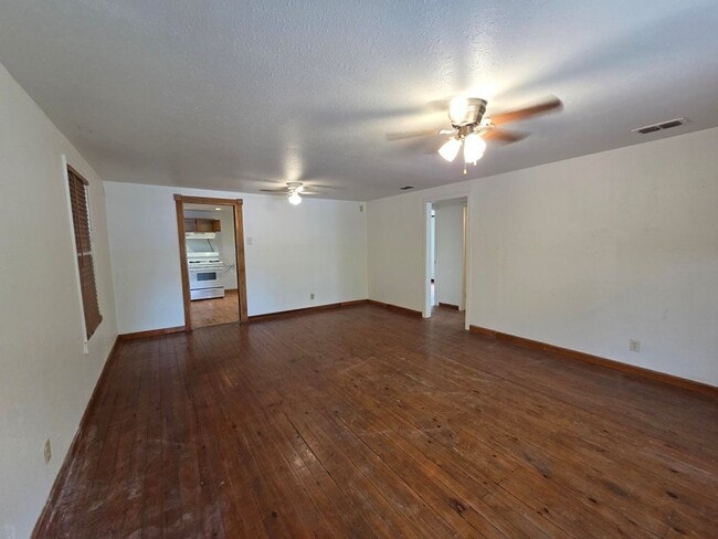 3414 Riverside Dr in Kerrville, TX - Building Photo - Building Photo