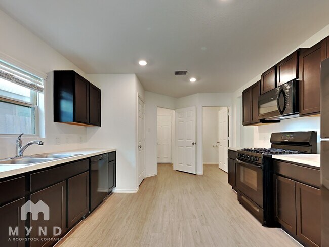 3647 Solanum Dr in Conroe, TX - Building Photo - Building Photo