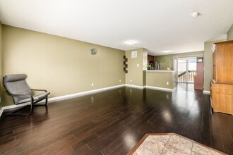 114 Highbluffs Blvd in Columbus, OH - Building Photo - Building Photo