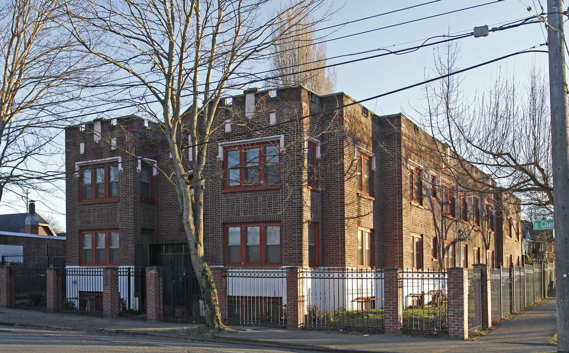 2503 E Cherry St in Seattle, WA - Foto de edificio