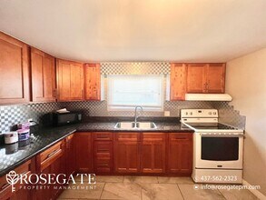 69 MacKay Ave in London, ON - Building Photo - Building Photo