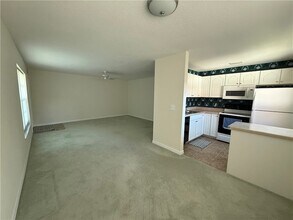 31 Pine Arbor Ln, Unit 206 in Vero Beach, FL - Building Photo - Building Photo