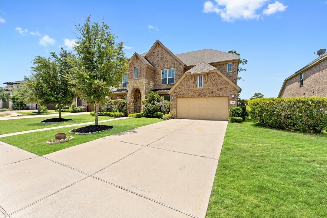3614 Bonnie Bend Dr in Katy, TX - Building Photo