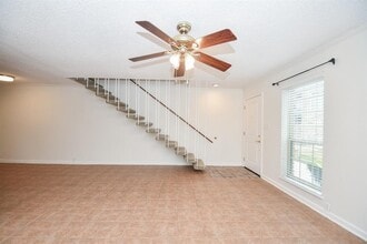 2503 McCue Rd in Houston, TX - Building Photo - Building Photo