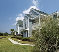 14 Old S Ct in Bluffton, SC - Building Photo