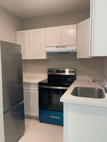 7948 Embassy Blvd in Miramar, FL - Building Photo
